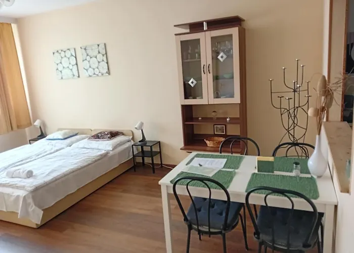 Green Belt Apartmann